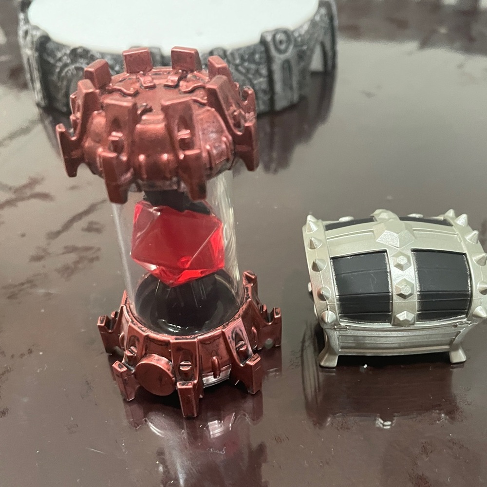 Skylander Imaginator Portal & silver chest and red crystal bundle